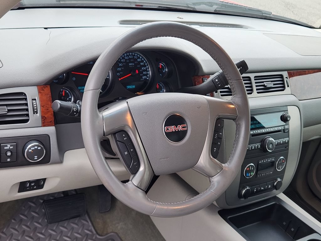 Used 2011 GMC Sierra 1500 SLT w/ SLT Convenience Package AWD/4WD image 18