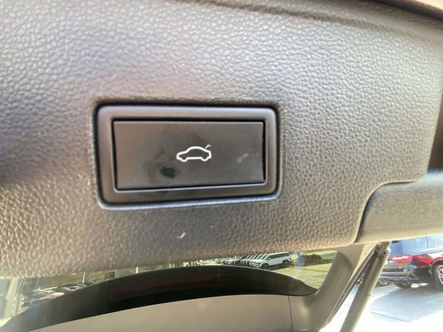 Used 2023 Volkswagen Atlas Cross Sport SE w/ Black Wheel Package image 8