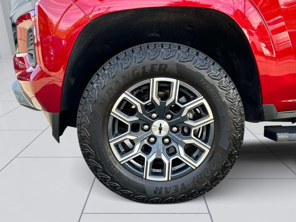 Used 2025 Chevrolet Colorado Z71 AWD/4WD image 9