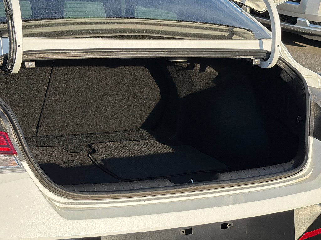 Certified 2025 Hyundai Elantra Limited image 21