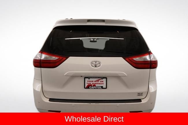 Used 2017 Toyota Sienna XLE w/ XLE Navigation Package AWD/4WD image 3