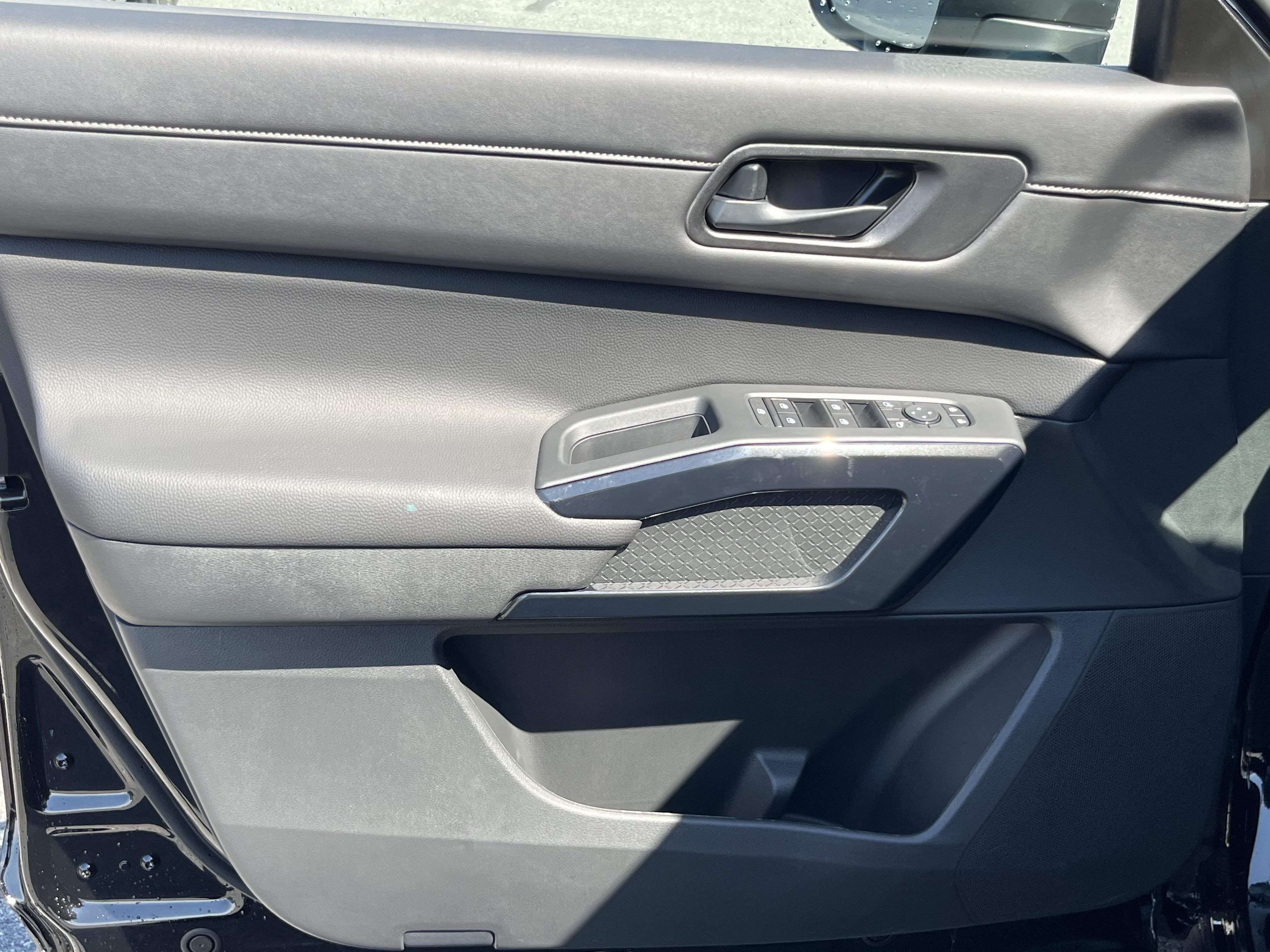 New 2026 Nissan Pathfinder SV AWD/4WD image 24