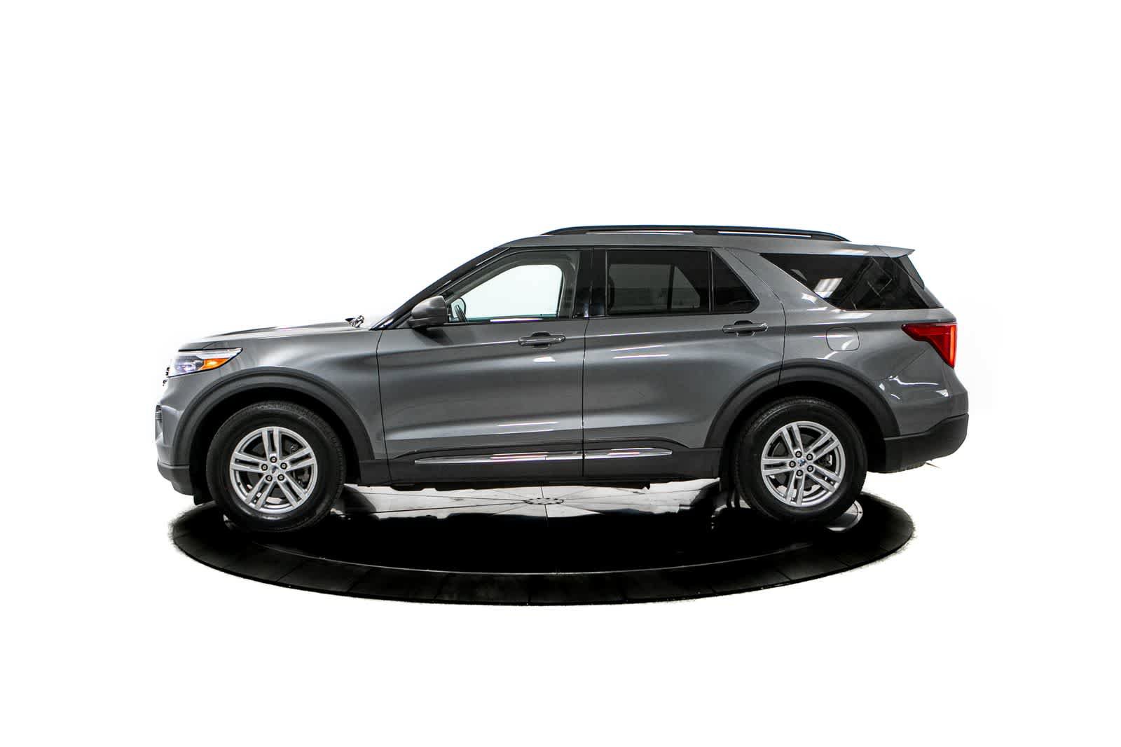 Used 2023 Ford Explorer XLT RWD video 2