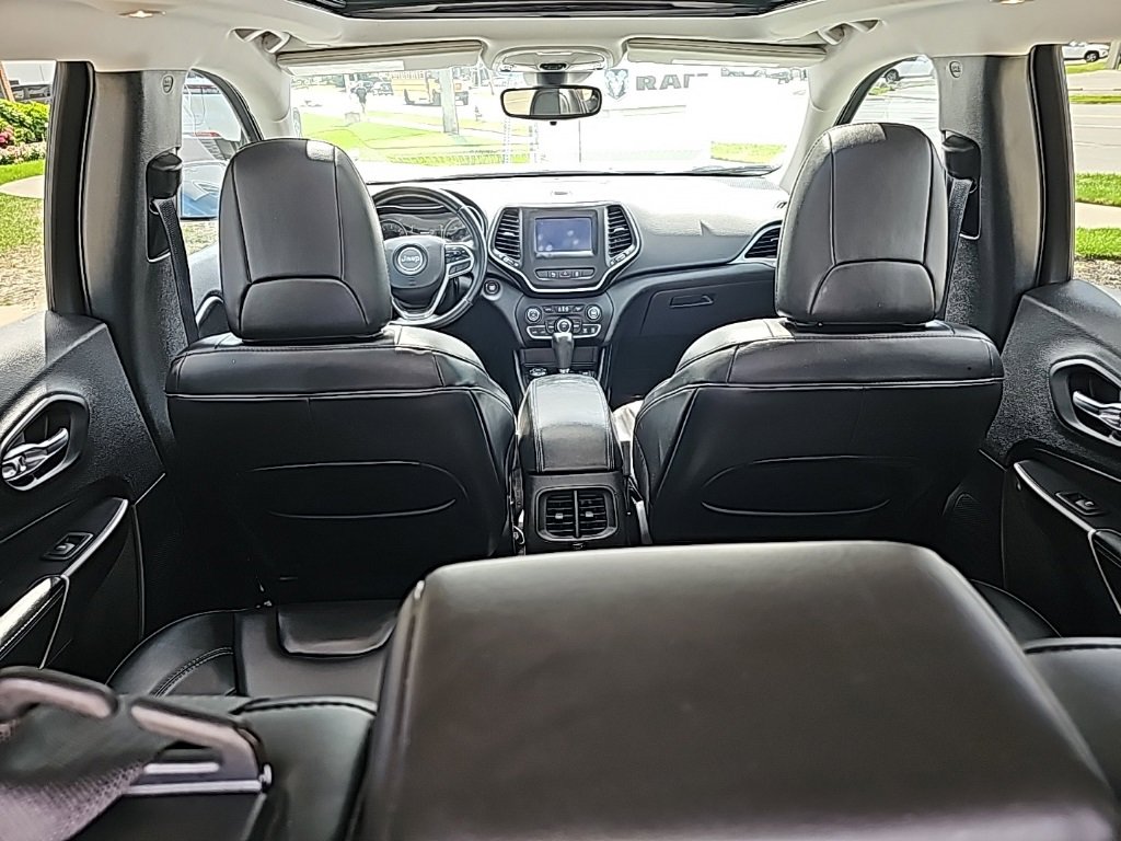 Certified 2021 Jeep Cherokee Latitude Plus w/ Sun & Sound Group image 20