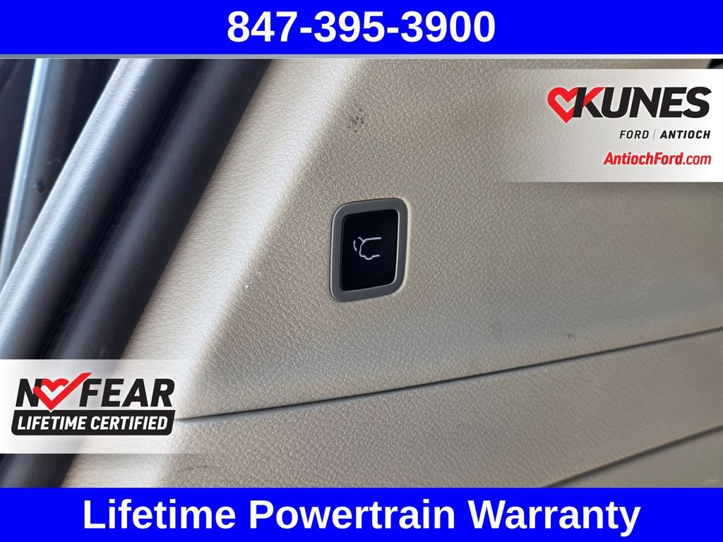 Used 2023 Chrysler Voyager LX FWD image 34
