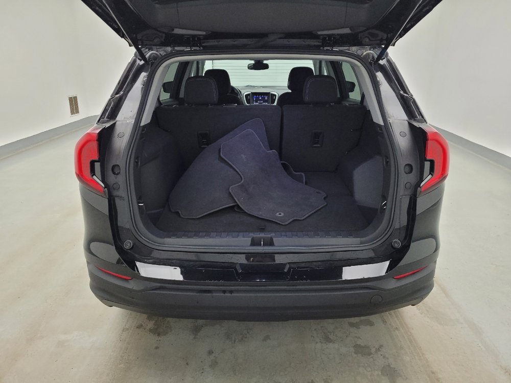 Used 2023 GMC Terrain SLE image 29
