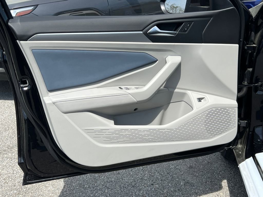 New 2026 Volkswagen Jetta SE FWD image 16