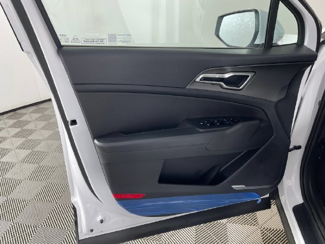 New 2026 Kia Sportage LX FWD image 5