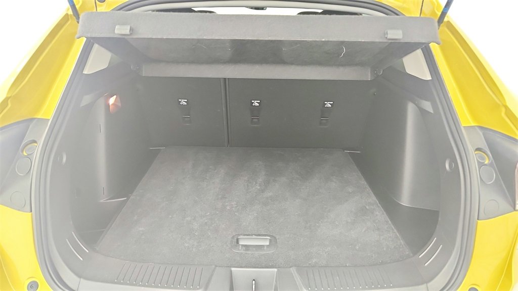 Used 2024 Chevrolet Trax ACTIV w/ Driver Confidence Package image 35