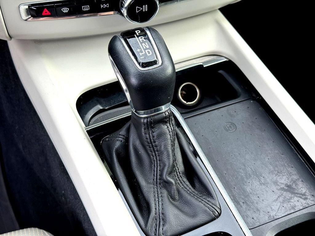 Used 2021 Volvo XC60 T5 Inscription w/ Advanced Package image 21