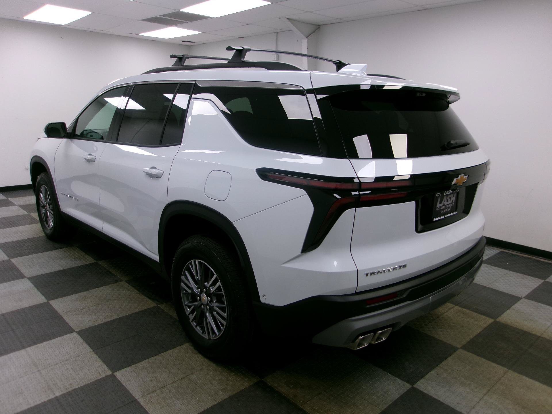 New 2026 Chevrolet Traverse LT w/ Enhanced Driving Package FWD image 4