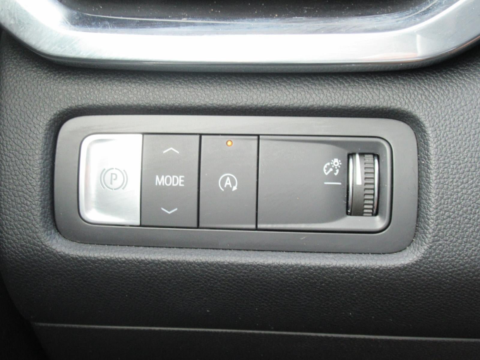 Used 2026 GMC Acadia Elevation w/ Elevation Premium Package FWD image 24