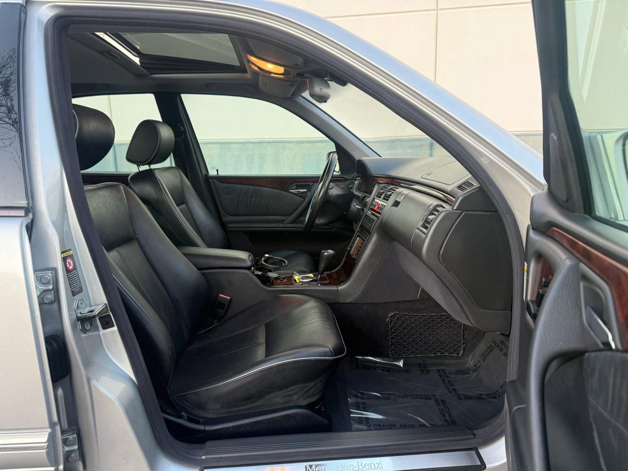 Used 2000 Mercedes-Benz E 430 Sedan image 19