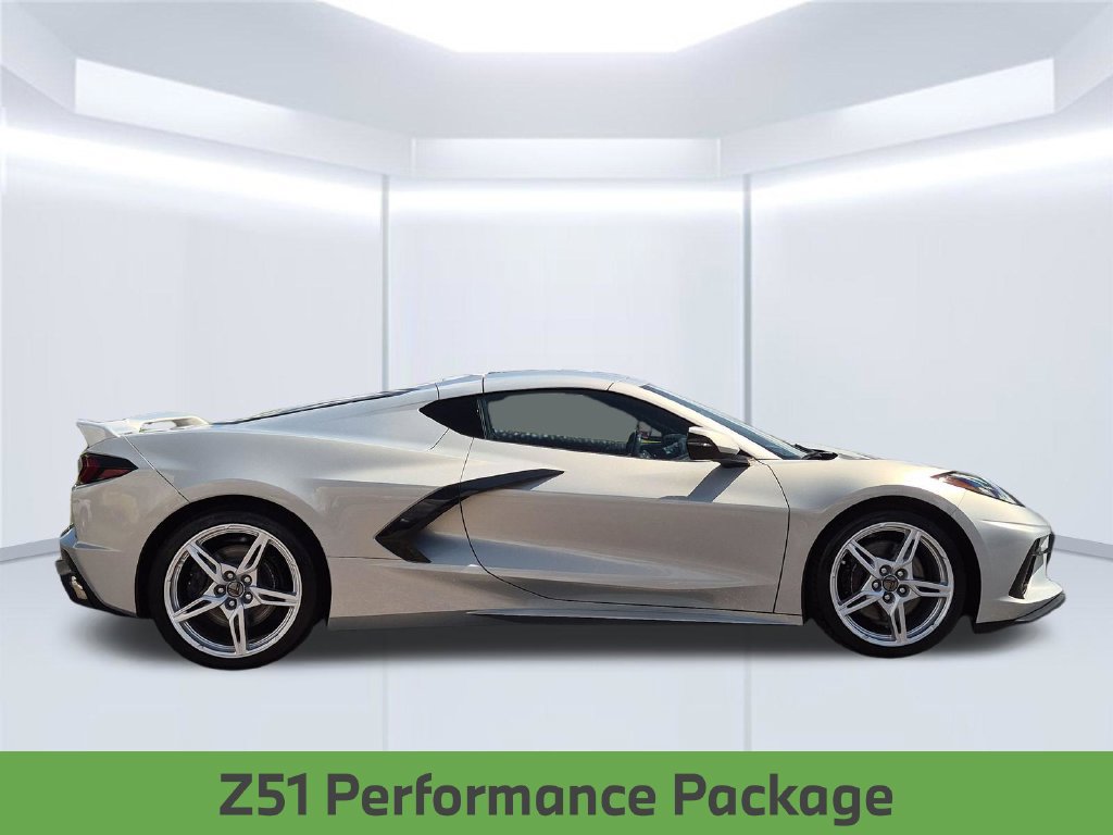 Used 2022 Chevrolet Corvette Stingray Preferred Cpe w/ Z51 Performance Package RWD image 8