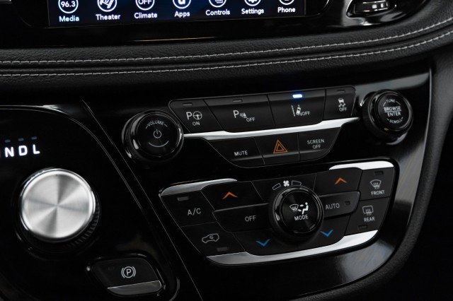 Used 2019 Chrysler Pacifica Limited w/ Advanced Safetytec Group image 26