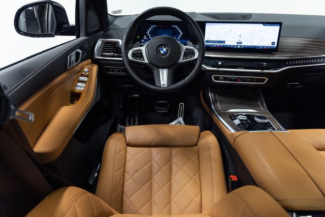 Certified 2024 BMW X7 xDrive40i w/ M Sport Package image 3