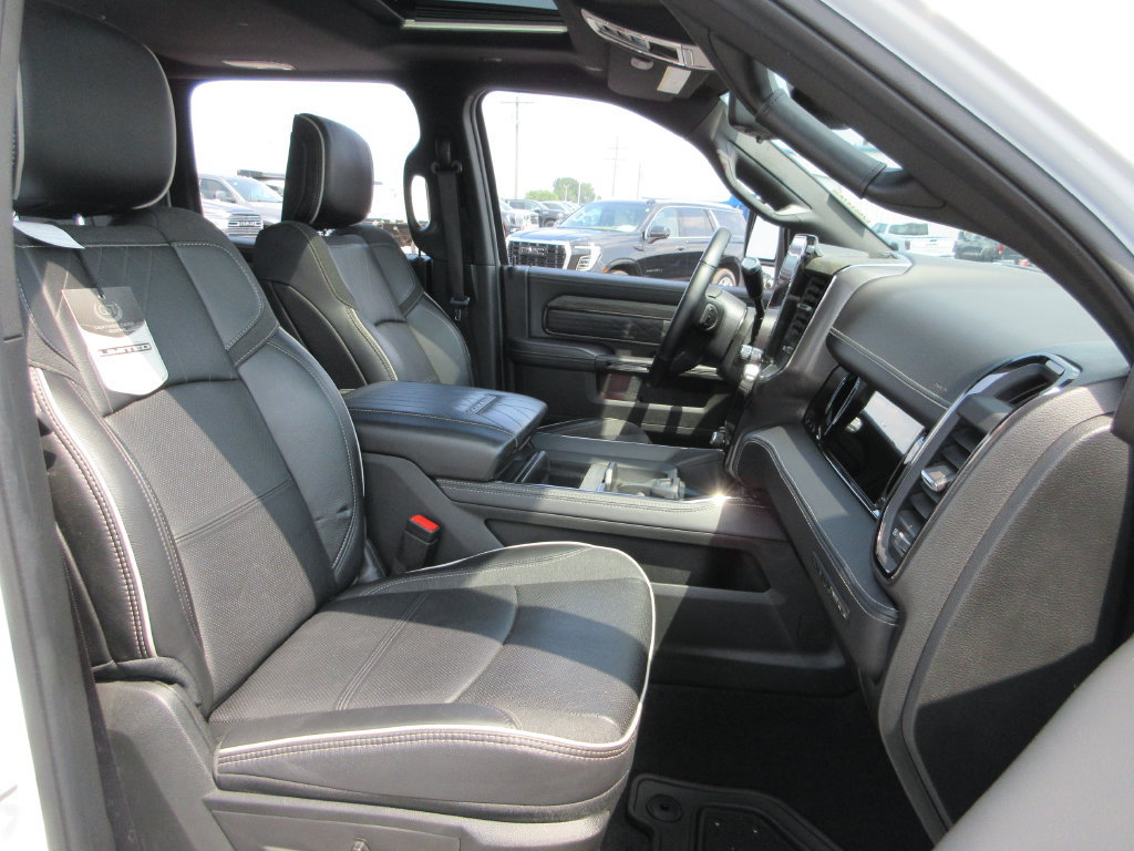 Used 2025 RAM 3500 Limited AWD/4WD image 25