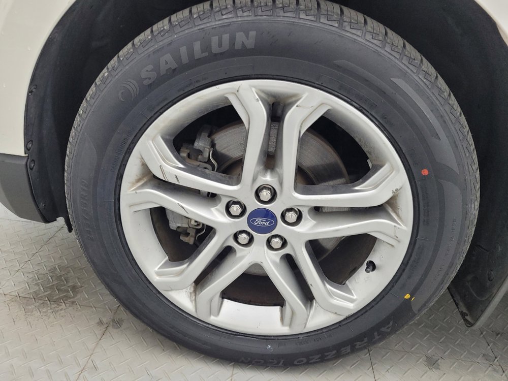Used 2015 Ford Edge Titanium w/ Technology Package FWD image 31
