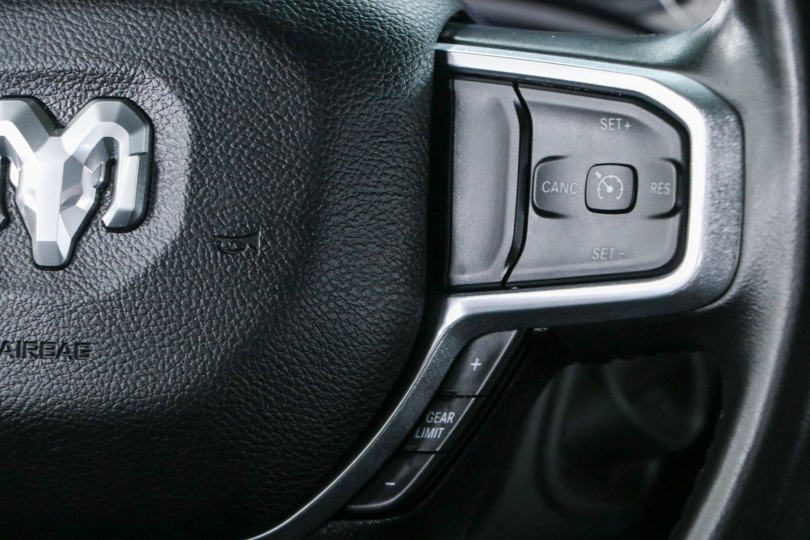 Used 2023 RAM 2500 Laramie AWD/4WD image 15