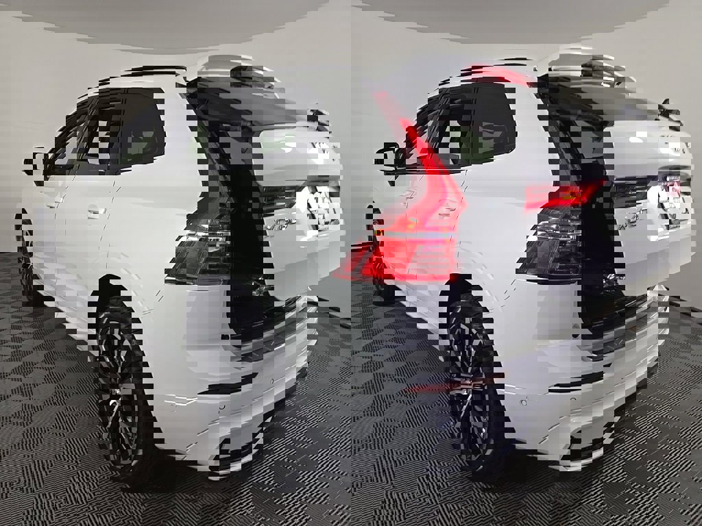 New 2025 Volvo XC60 B5 Plus w/ Protection Package Premier image 14