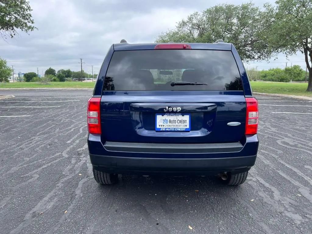Used 2017 Jeep Patriot Latitude FWD image 6