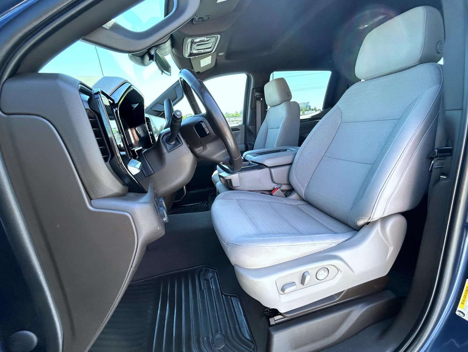 Certified 2022 Chevrolet Silverado 1500 LT AWD/4WD image 10
