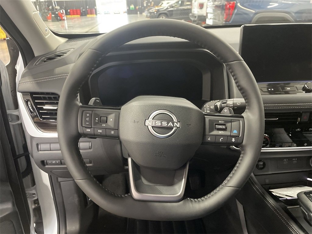 New 2026 Nissan Rogue Platinum image 14