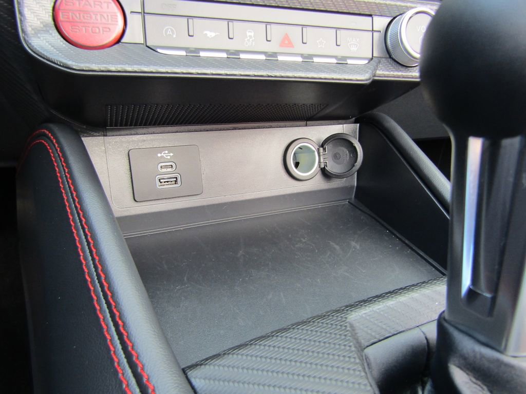 Used 2025 Ford Mustang GT Premium RWD image 36