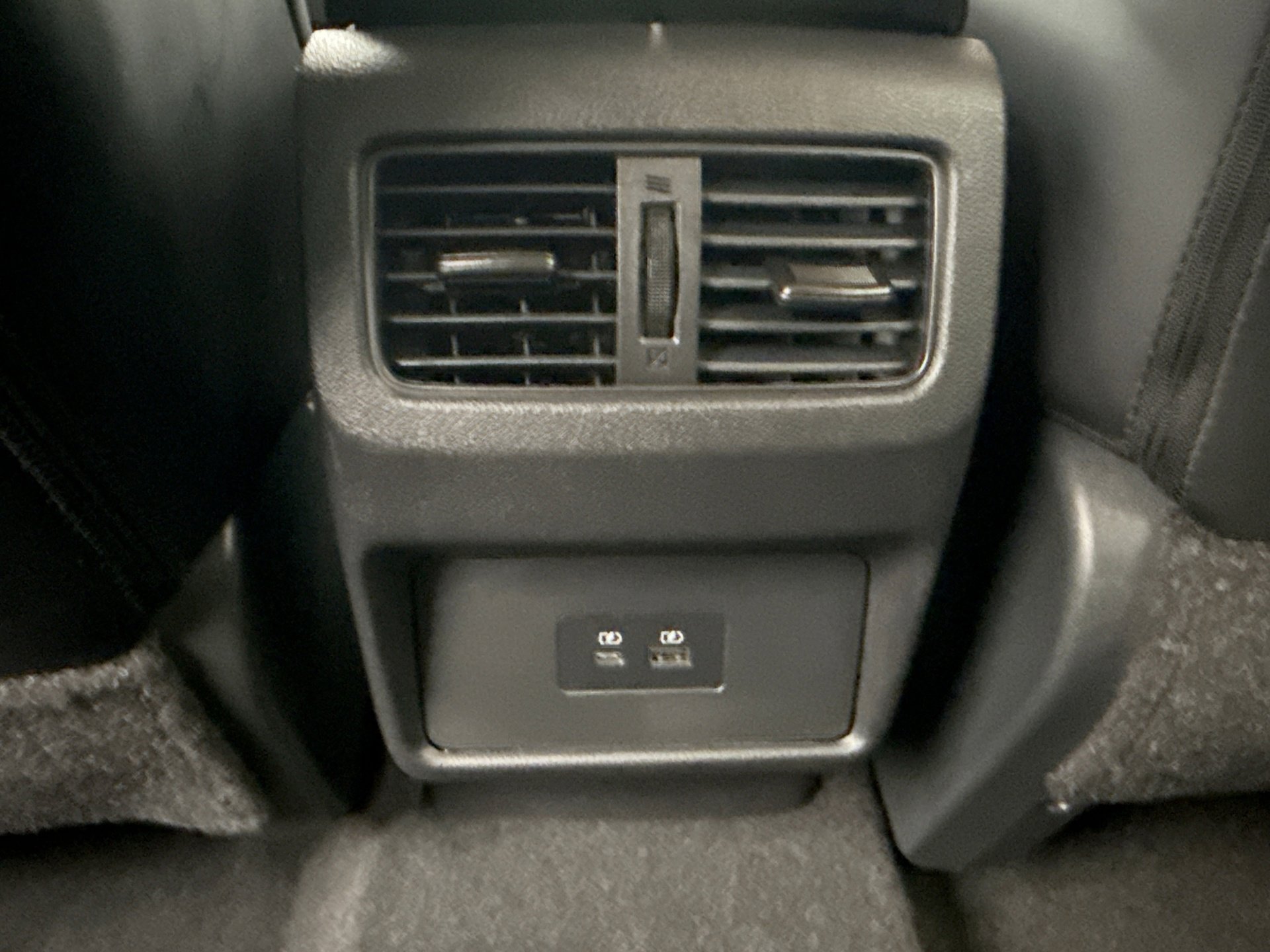 Used 2023 Nissan Rogue SV w/ SV Premium B Package image 19