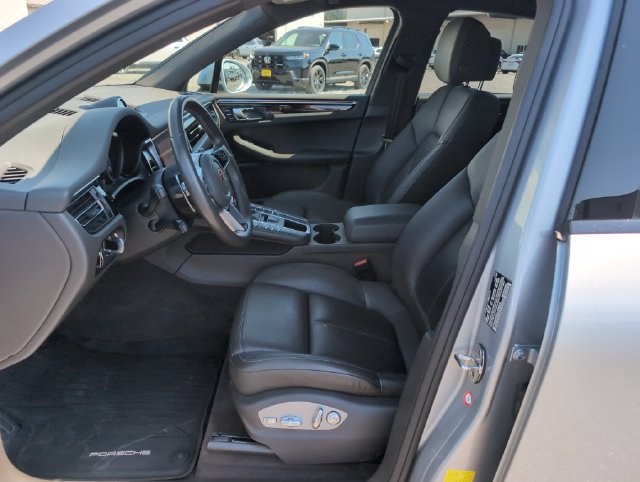 Used 2020 Porsche Macan S AWD/4WD image 16