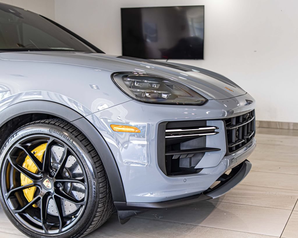 Used 2024 Porsche Cayenne Turbo GT AWD/4WD image 3