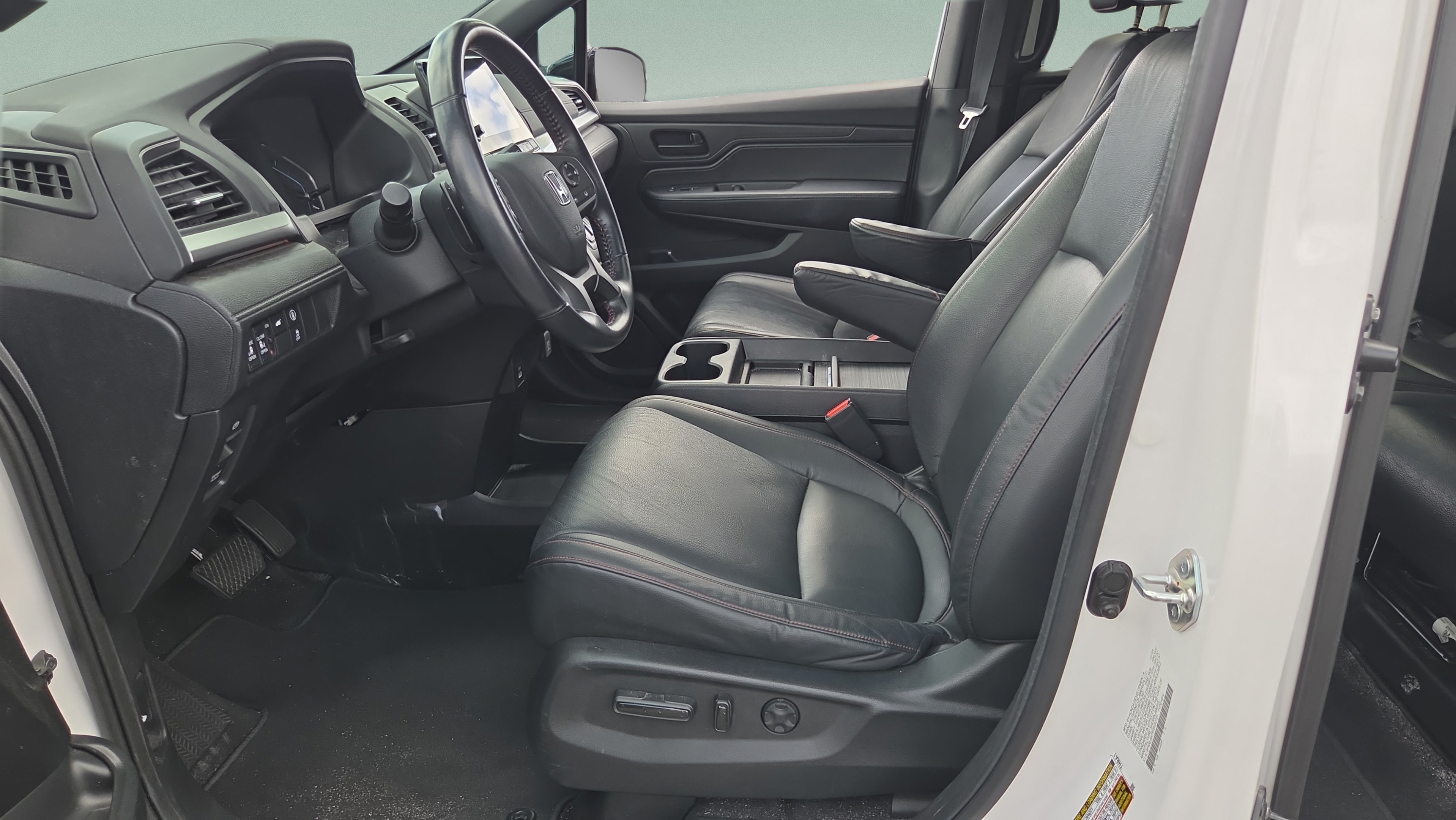 Certified 2024 Honda Odyssey Sport image 9