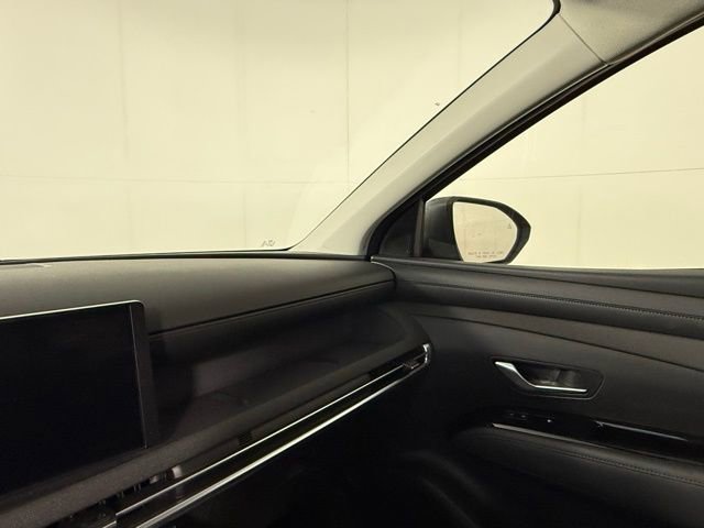 Used 2025 Hyundai Tucson Limited image 12