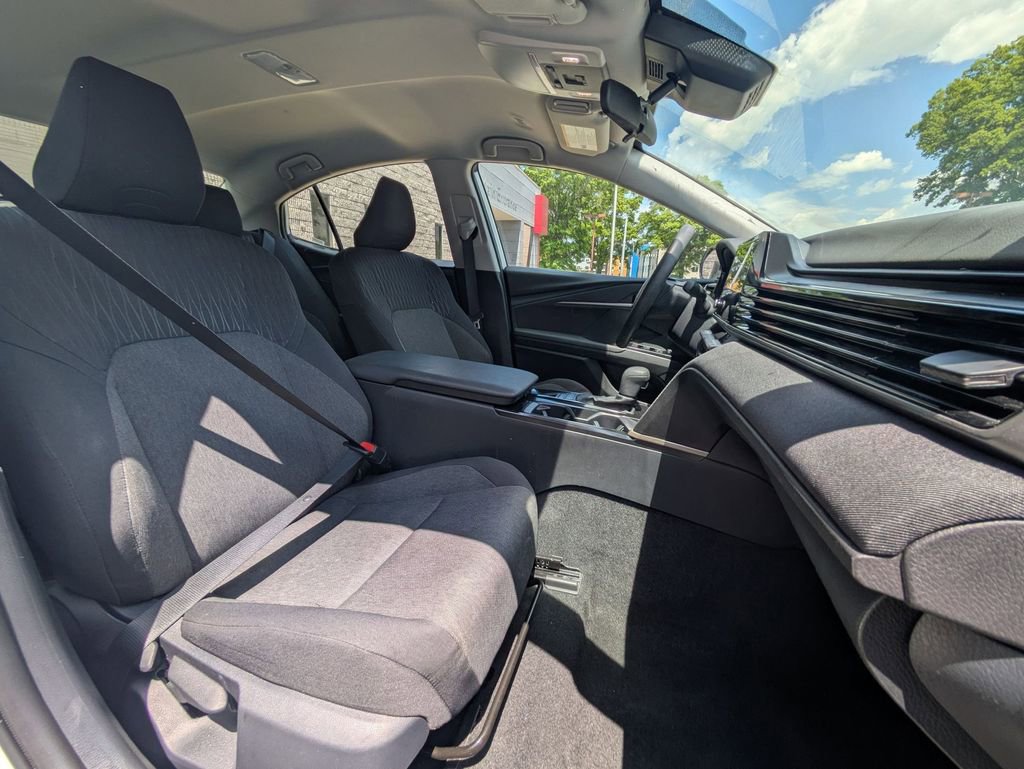 Used 2025 Toyota Camry LE FWD image 30