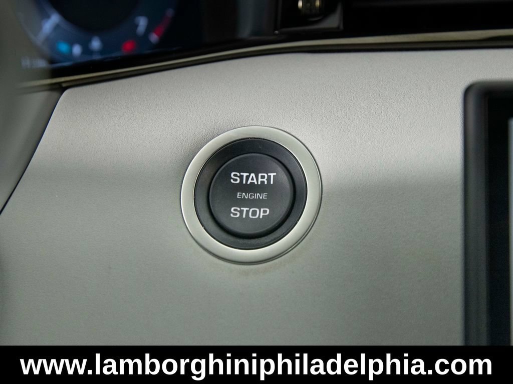 Used 2025 Land Rover Range Rover Evoque S AWD/4WD image 23
