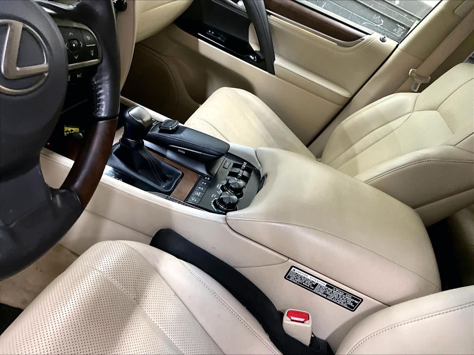 Used 2019 Lexus LX 570 4WD w/ Luxury Package image 21