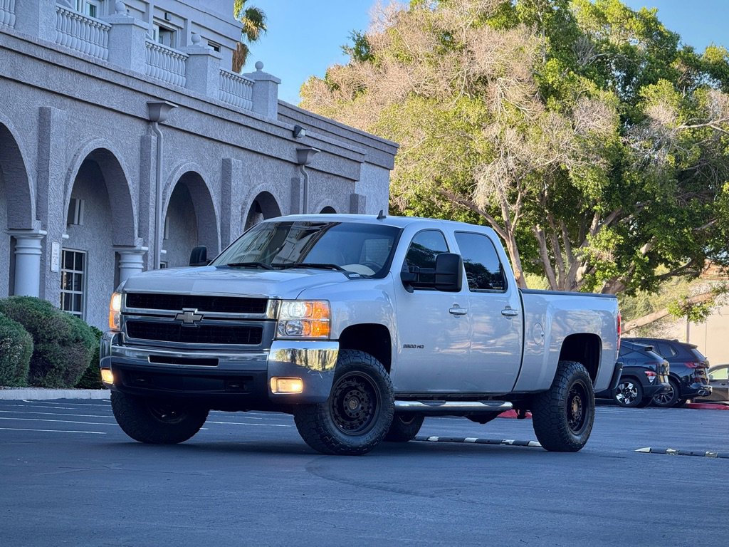 Used 2010 Chevrolet Silverado 2500 LTZ w/ Convenience Package image 1