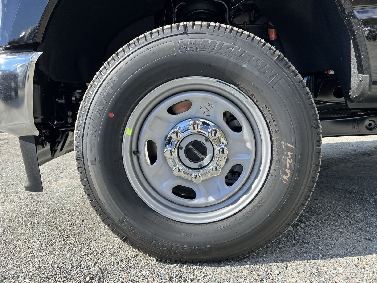 New 2026 Ford F250 XL w/ FX4 Off-Road Package AWD/4WD image 12