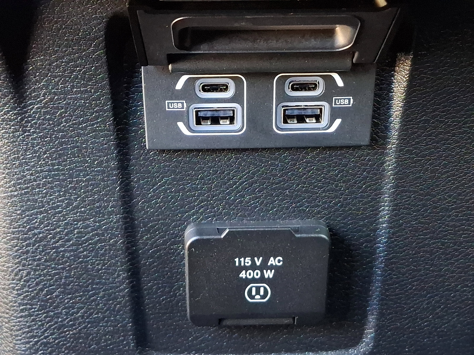 Used 2024 Jeep Gladiator Mojave AWD/4WD image 11
