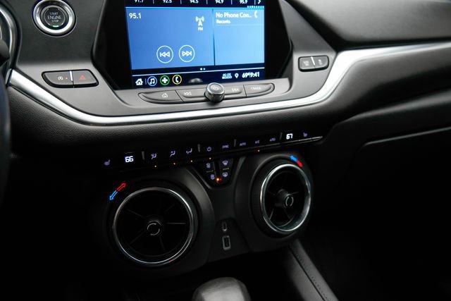 Used 2020 Chevrolet Blazer LT image 29
