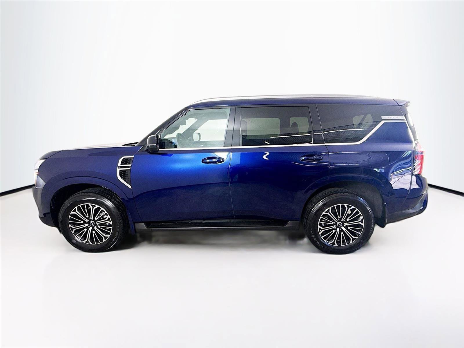 Used 2025 Nissan Armada SL w/ Captain's Chari Seat Package image 33