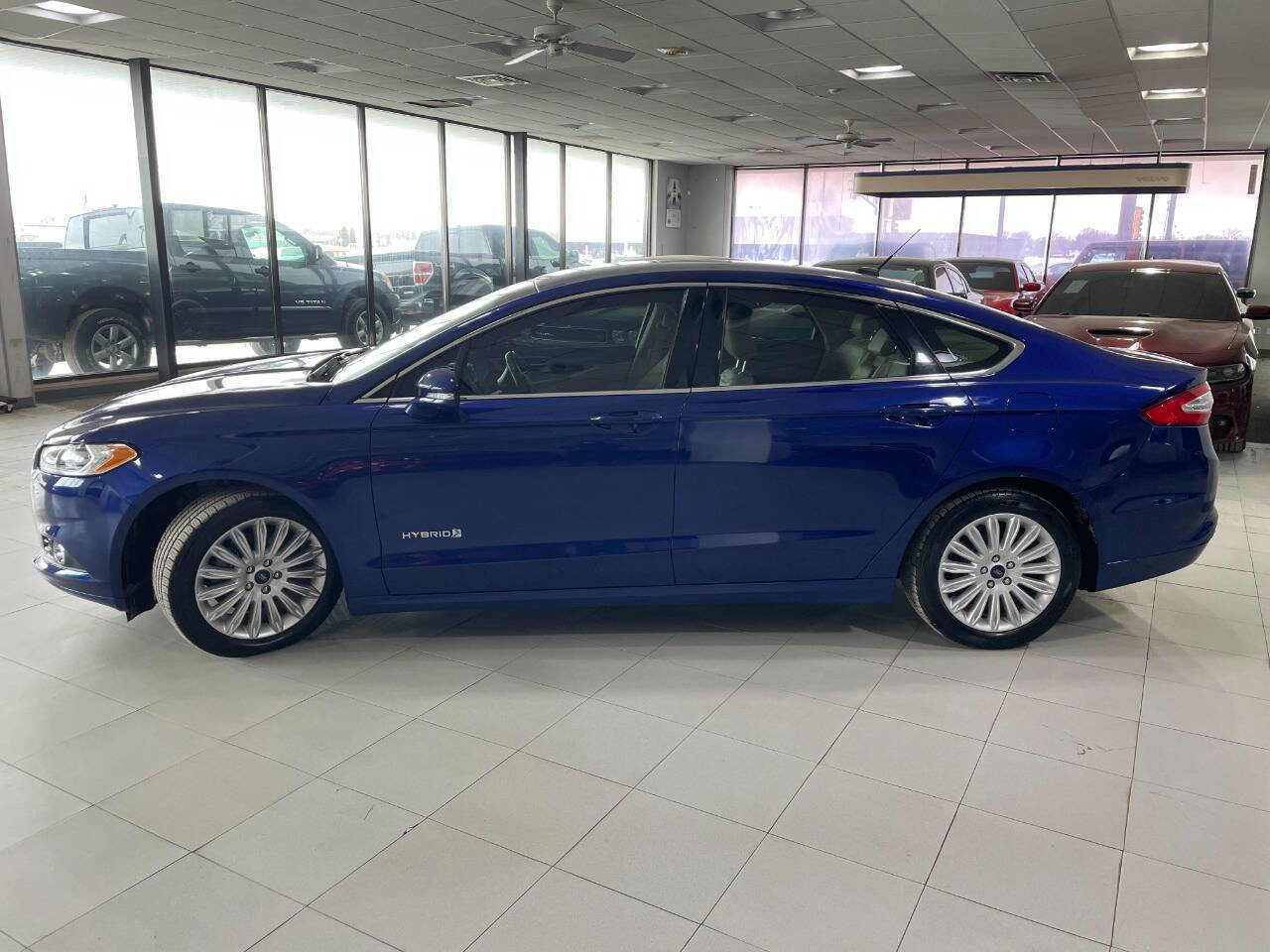 Used 2016 Ford Fusion SE w/ Equipment Group 502A image 4