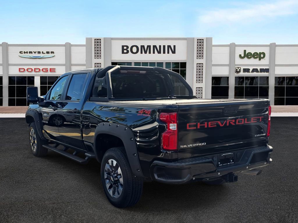 Used 2021 Chevrolet Silverado 2500 Custom w/ Custom Value Package image 4