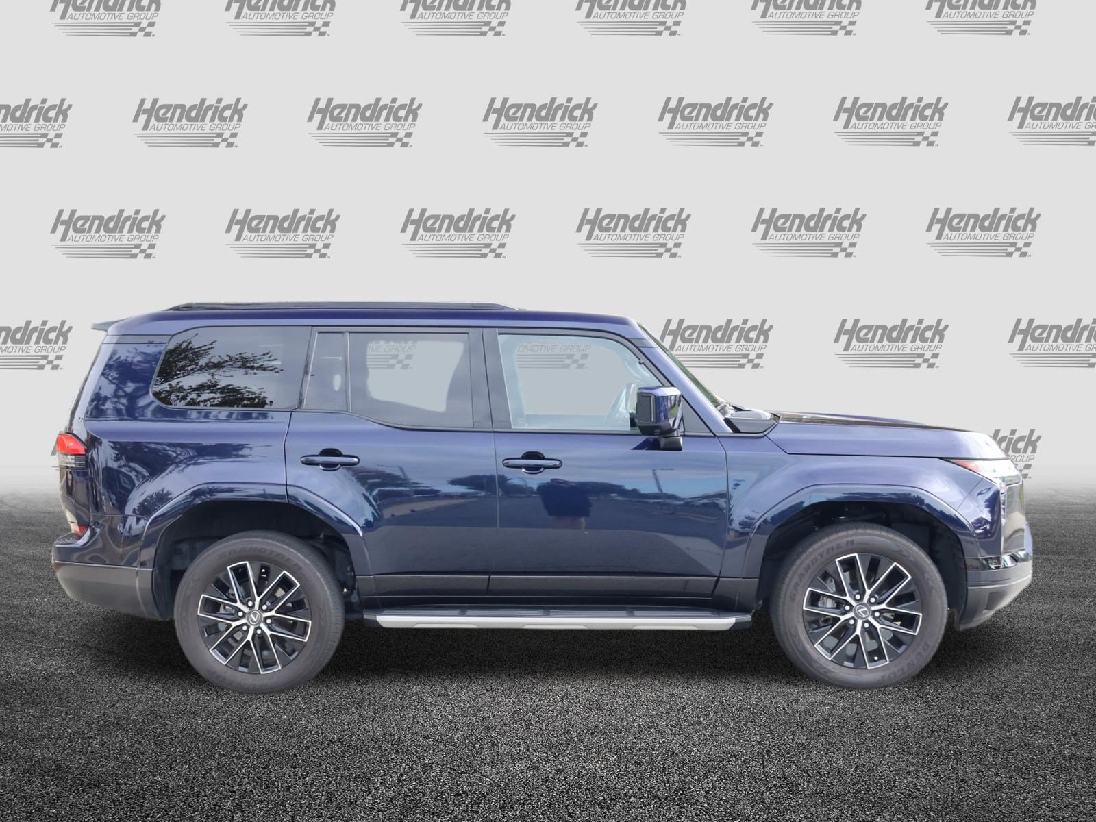 Used 2024 Lexus GX 550 w/ Accessory Package (2T) AWD/4WD image 10