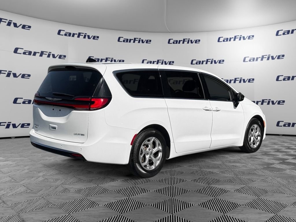 Used 2024 Chrysler Pacifica Limited image 6