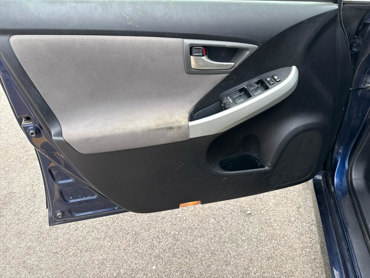 Used 2012 Toyota Prius Two image 9