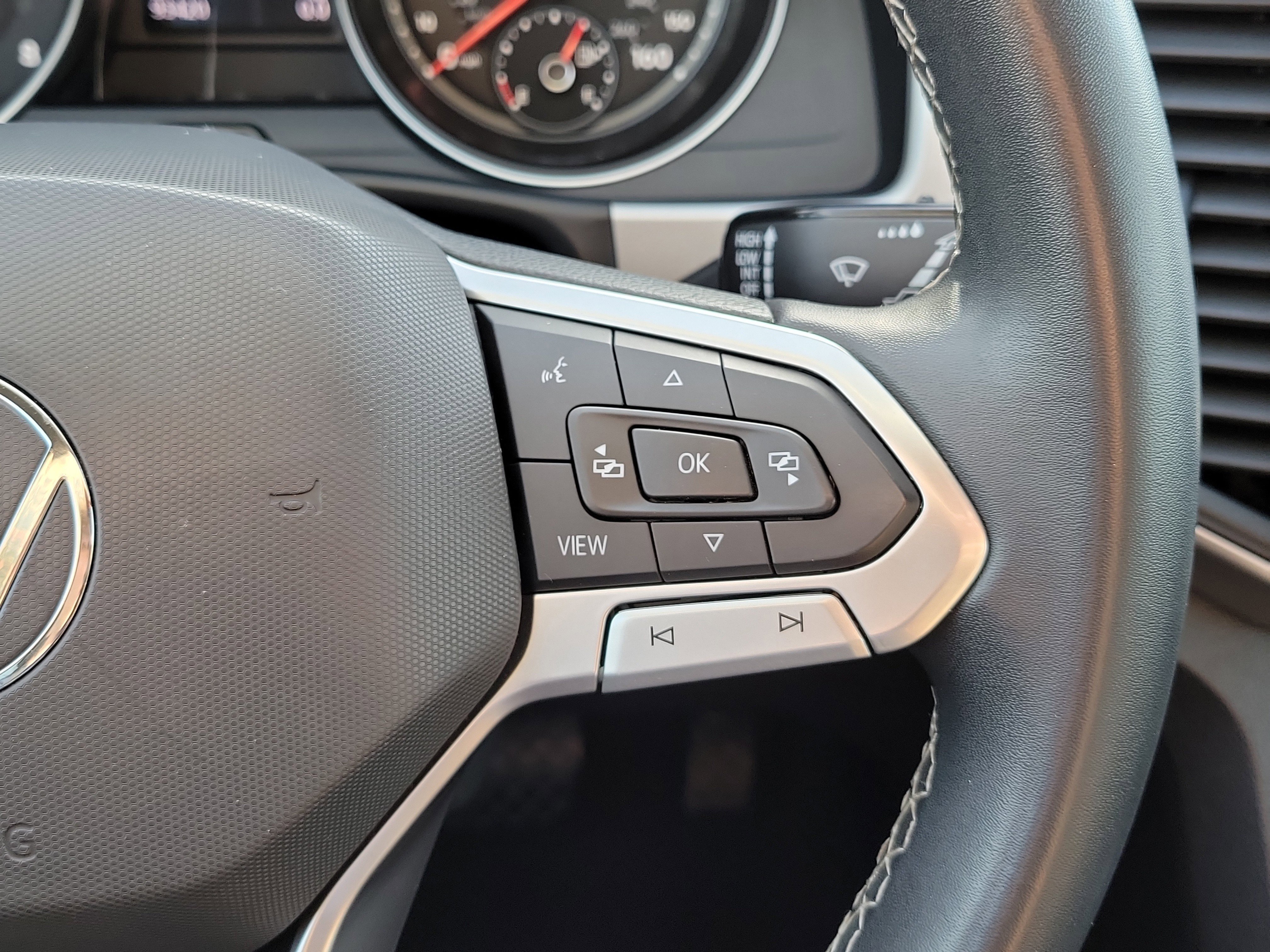 Used 2021 Volkswagen Atlas SE image 29