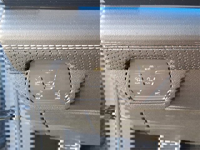 New 2026 Volkswagen Atlas Cross Sport SEL Premium R-Line image 31