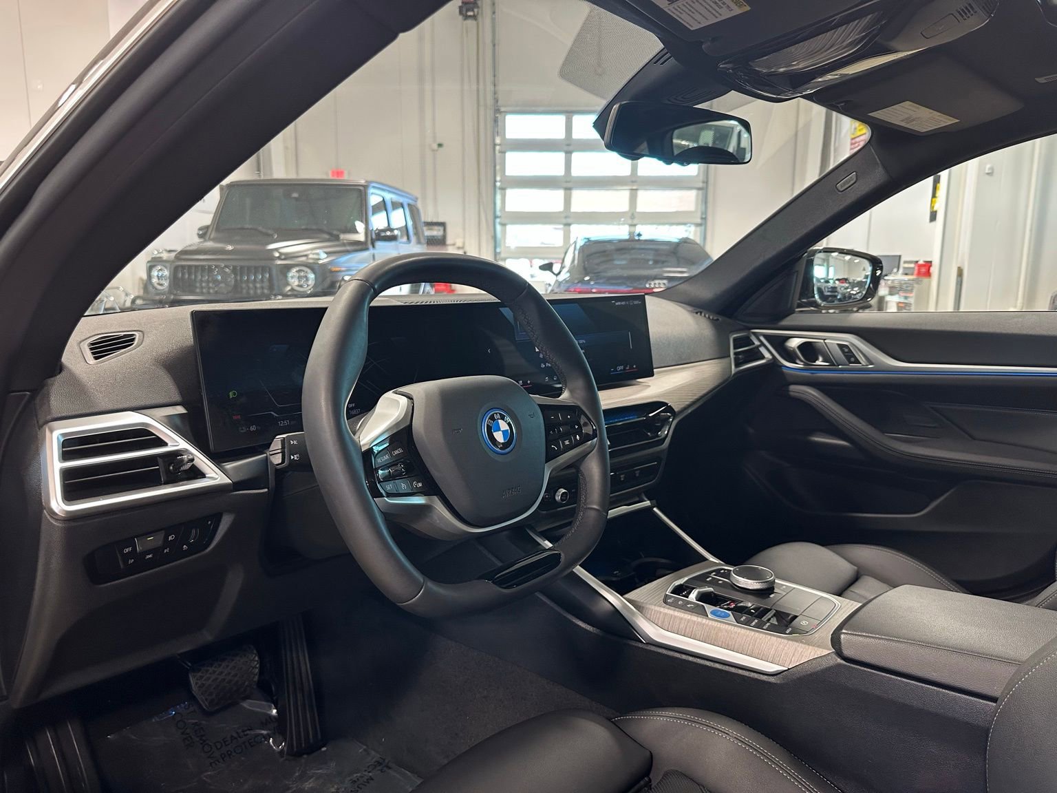 Used 2025 BMW i4 xDrive40i image 14