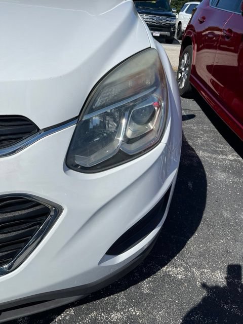 Used 2017 Chevrolet Equinox LS FWD image 3